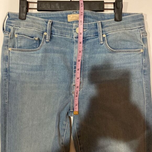 Mother The Looker Crop Skinny Jeans in Swimming Pool Sunday - Picture 9 of 10